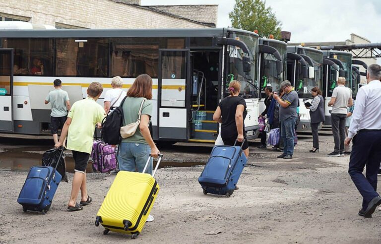 In Moscow, aid is being organized for populations displaced by the Ukrainian incursion