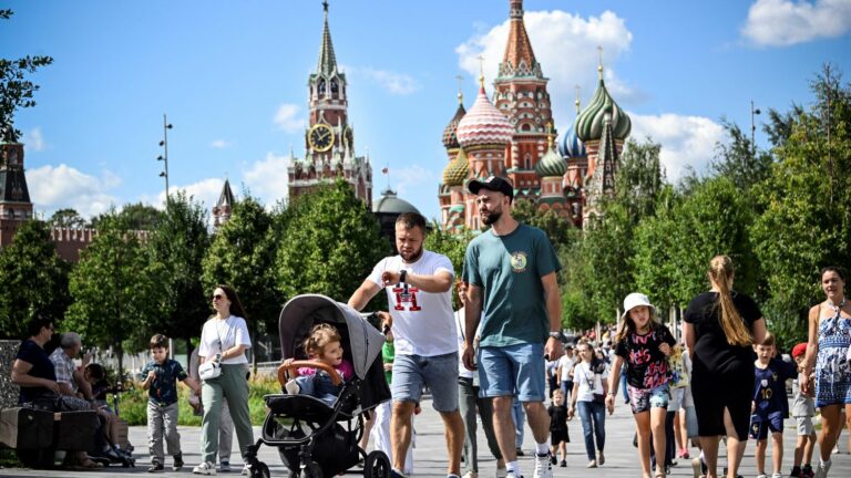 In the streets of Moscow, residents oscillate between indifference and ignorance after the Ukrainian offensive