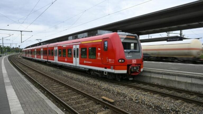 Investigation opened after series of fires on German railways, suspicion turns to far left