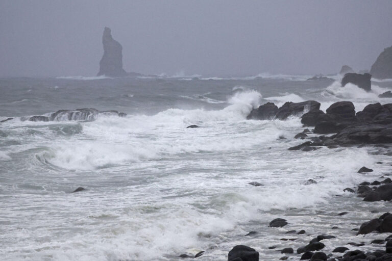 Japan | Extremely powerful typhoon Shanshan hits Kyushu island