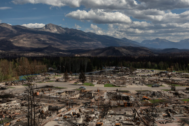 Jasper National Park | Heavy rains this weekend slow fires