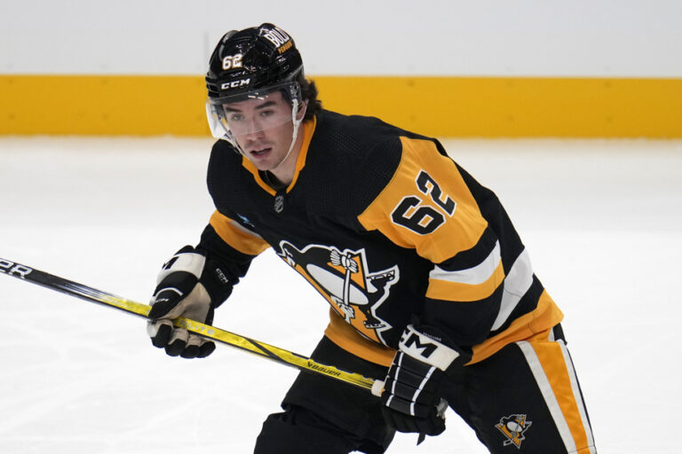 Jets trade McGroarty’s rights to Penguins for Yager