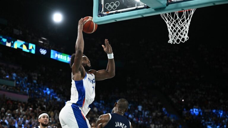 LIVE. The Blues have 20 minutes to achieve the feat against Team USA… Follow and comment with us on the final of the Olympic basketball tournament