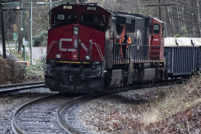 Labour Dispute Ahead | CN, CPKC Suspend Further Deliveries