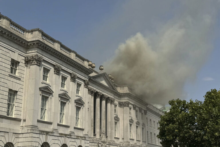 London | Fire brought under control at art centre, works spared