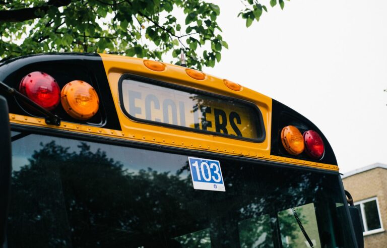 Nine school buses removed from the territory of the CSSPI of Montreal