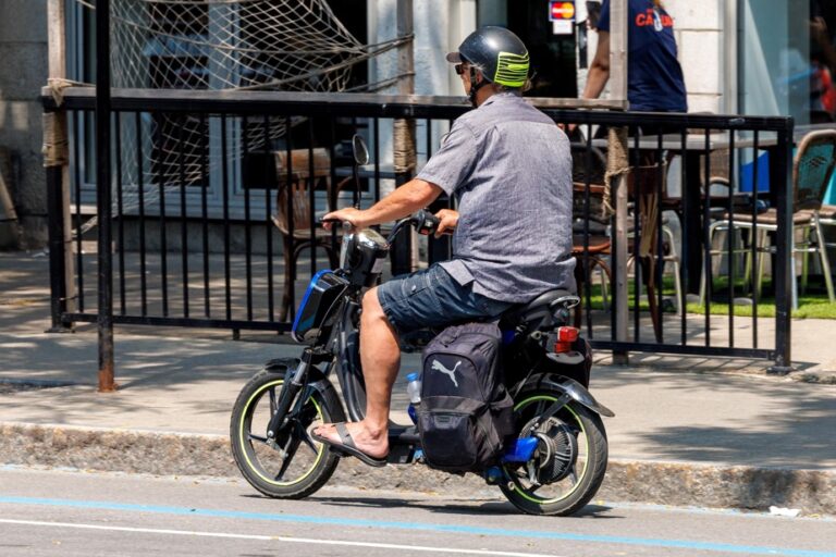 Non-compliant scooters | What will happen to the “fake motorcycles” banned in Quebec?