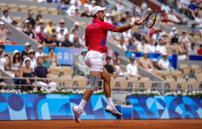 Novak Djokovic continues his path to the gold medal at the Paris Olympics