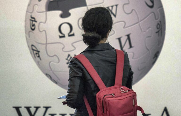 On Wikipedia, the collective Les sans pagEs is leading a long fight for the visibility of women in French