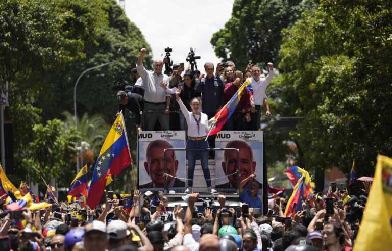 Presidential election results bring Venezuelans to the streets