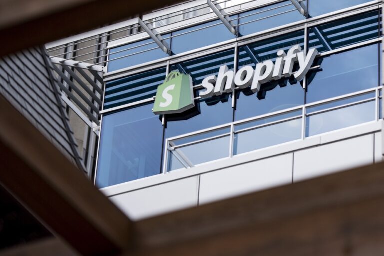 Q2 | Shopify revenue grows 21% year over year