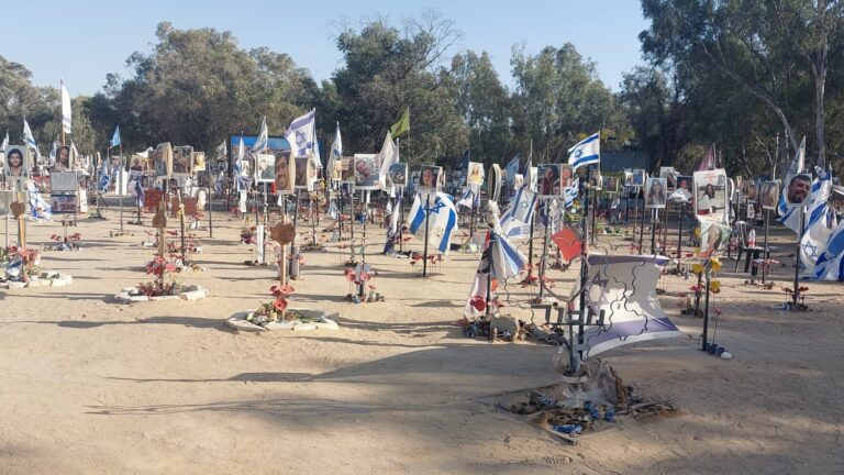 REPORTAGE. “A story that must be passed on”: in southern Israel, the site of the Tribe of Nova festival massacre becomes a place of remembrance