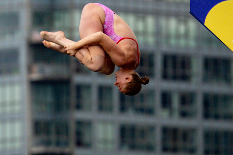 Red Bull Cliff Diving | Carlson and Heslop: in love and victorious in front of Montreal