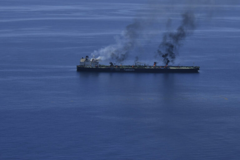 Red Sea | Houthis agree to truce to rescue oil tanker