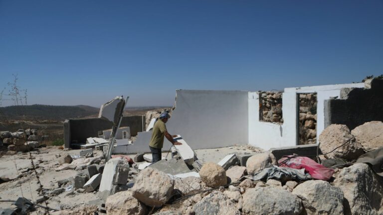 Report: “A feeling that cannot be explained”: in the West Bank, the emotion of Palestinians who return to their village after being driven out by Israeli settlers