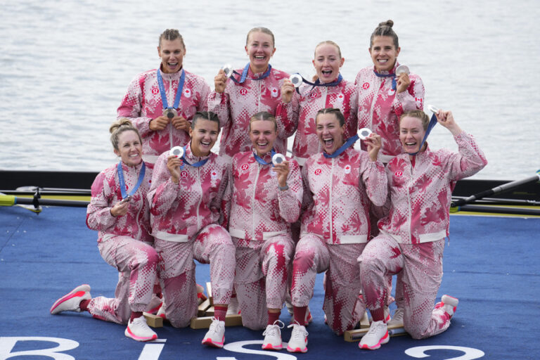 Rowing | Canadians win silver in coxed eight