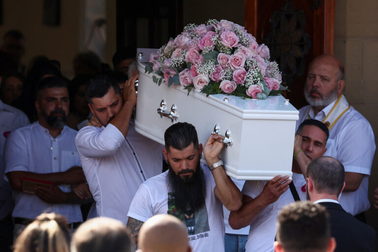 Southport knife attack | Crowds and emotion at the funeral of a little girl killed