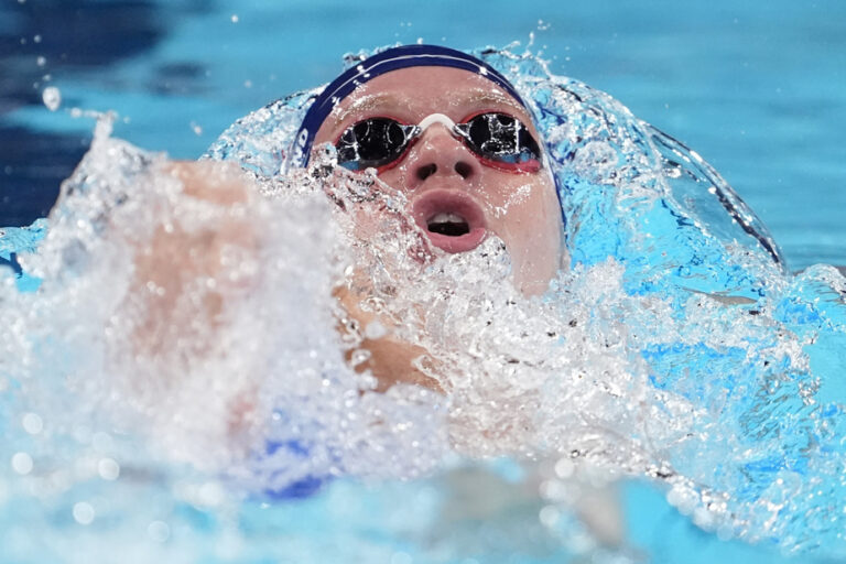 Swimming | Léon Marchand in the semi-final of the 200m individual medley