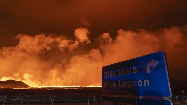 TRUE OR FALSE. Is the sulfur cloud linked to the eruption of a volcano in Iceland dangerous for health in France?