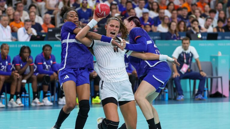 The French women are in the lead… Follow the France-Germany quarter-final with us