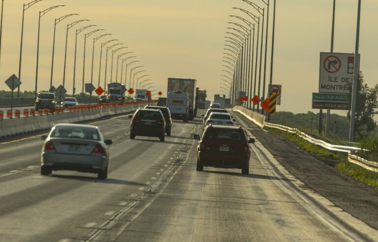 The Île-aux-Tourtes bridge and a section of Highway 40 temporarily closed in September