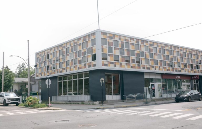 The difficult transformation of a Desjardins caisse in Plateau-Mont-Royal into an early childhood centre