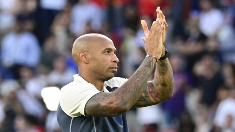 Thierry Henry leaves his position as coach of the French Espoirs team