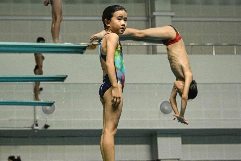 To win Olympic gold, China cultivates its budding divers