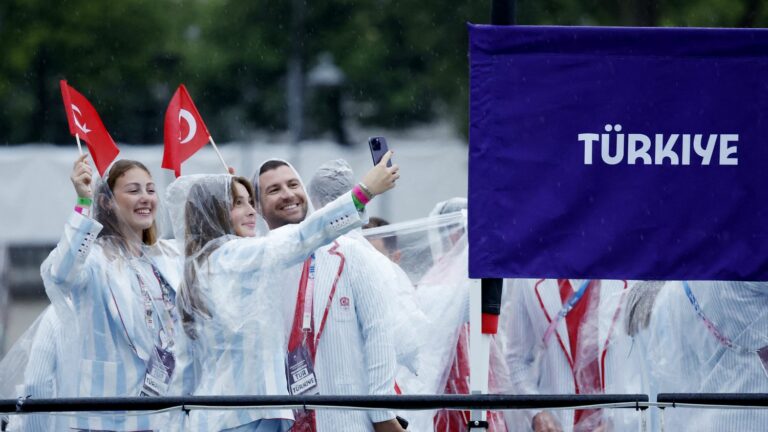 Turkish delegation “pleasantly surprised” by French welcome