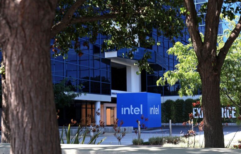 US semiconductor giant Intel lays off 15% of its employees to cut costs