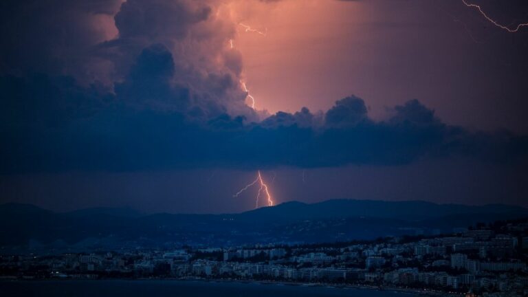 Var and Alpes-Maritimes placed on orange alert for storms, train traffic interrupted between Marseille and Nice until Thursday midday