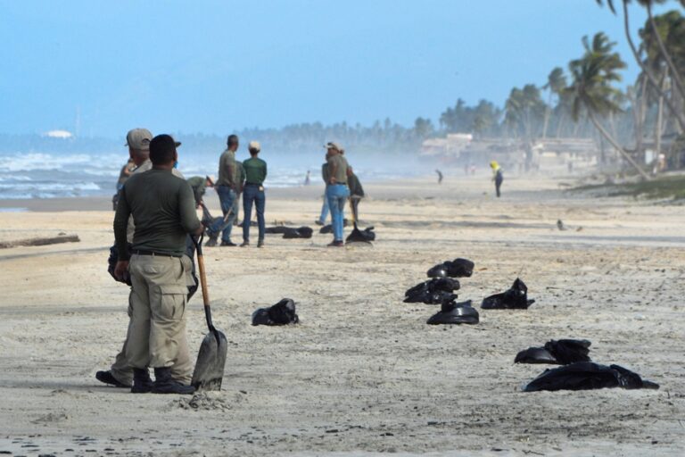 Venezuela | “Oil spill” on tourist coasts