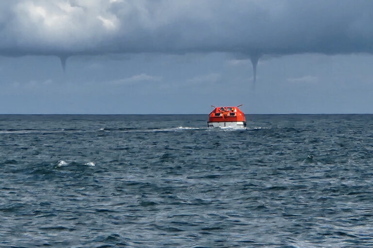 “Water tornadoes” observed in Quebec this summer