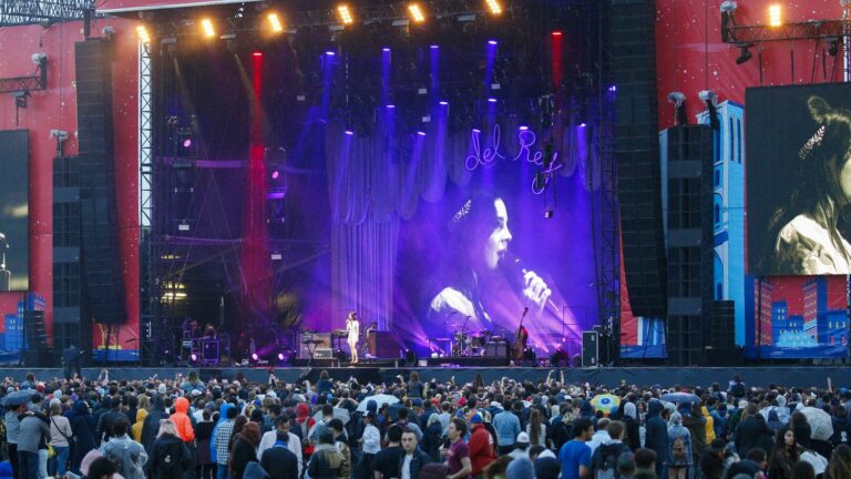 meeting with fans of Lana Del Rey, star of the 2024 edition of Rock en Seine