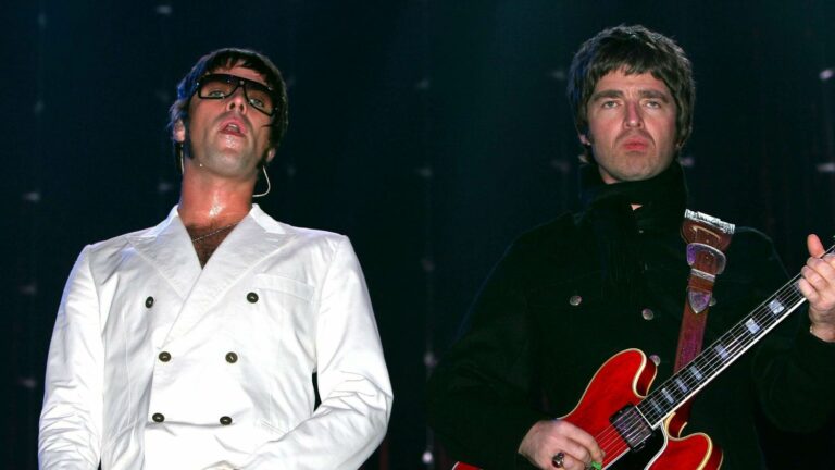 that famous evening in August 2009 when Liam and Noel Gallagher’s group broke up with a bang at Rock en Seine