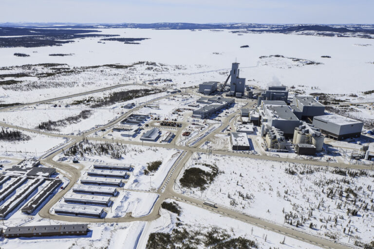 A mechanic dies at the Éléonore mine site