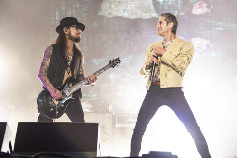 After onstage brawl | Jane’s Addiction cancels remainder of tour