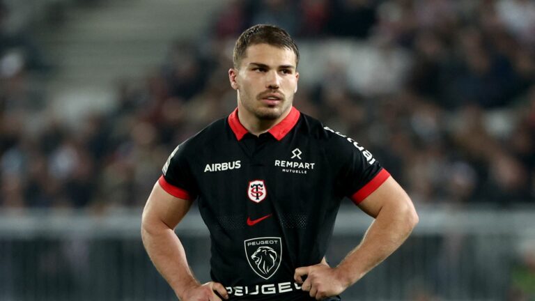 Antoine Dupont once again voted best player in the Top 14 and best French international