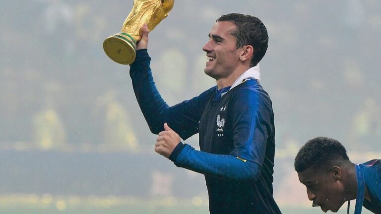 Antoine Griezmann announces his international retirement at 33