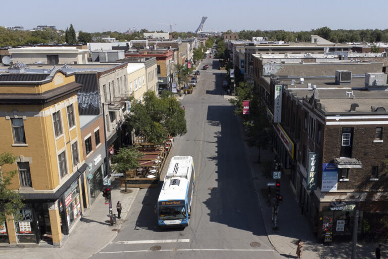 Avenue du Mont-Royal | Year-round pedestrianization considered, but not in the short term