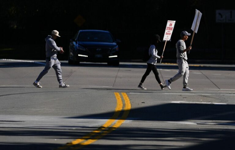 Boeing gives machinists’ union more time to consider new offer