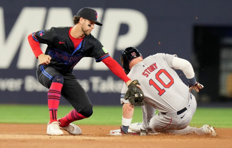 Boston Red Sox stay alive by defeating Toronto Blue Jays 4-1