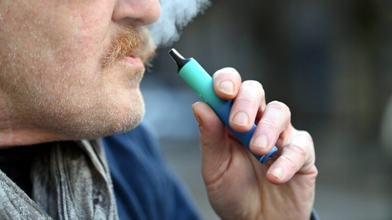 Disposable electronic cigarettes: European Commission agrees with France to ban them