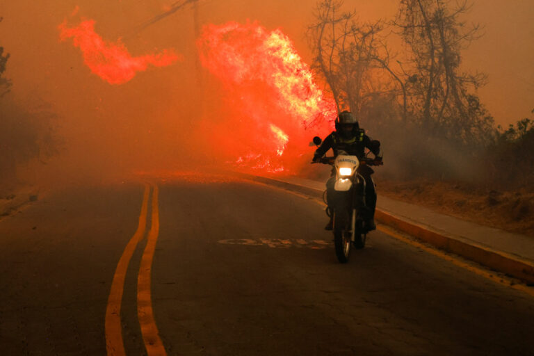 Ecuador | Part of Quito under ashes and smoke from five simultaneous fires