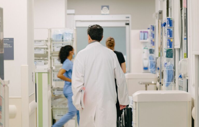 Emergency rooms are overflowing in several regions of Quebec