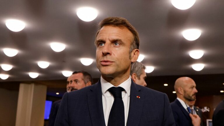 Emmanuel Macron’s impeachment request will be examined on October 2 in committee at the National Assembly