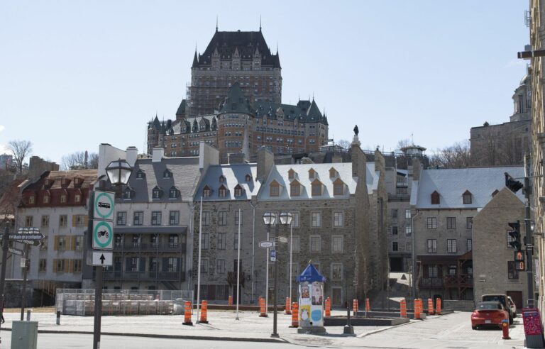 Fire brought under control at Château Frontenac