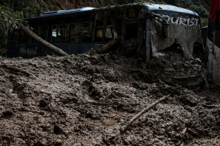 Floods in Nepal | The toll rises to 148 dead and 59 missing