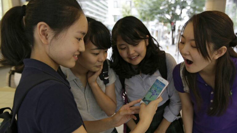 How some municipalities have solved the smartphone problem in schools