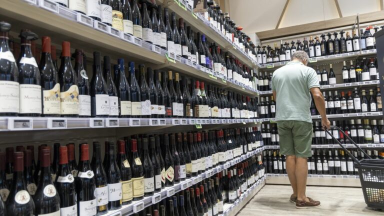 How to choose a cheap bottle at the supermarket